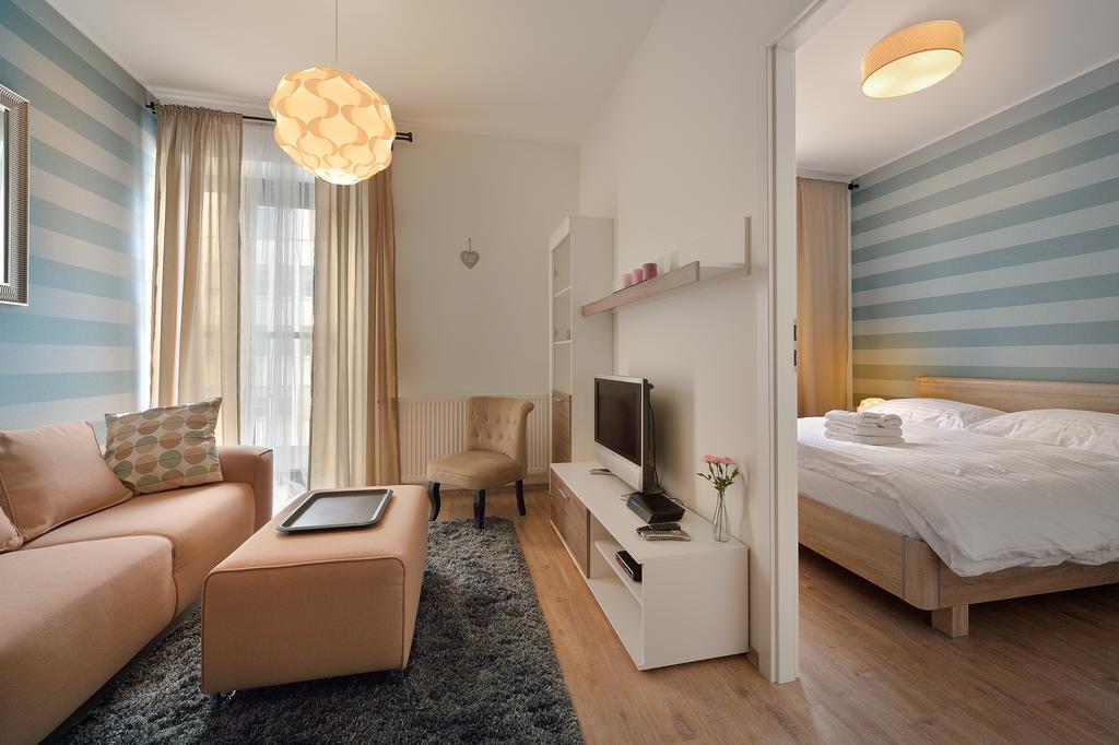 Charming & Cozy Ambiente Apartments บราติสลาวา ภายนอก รูปภาพ