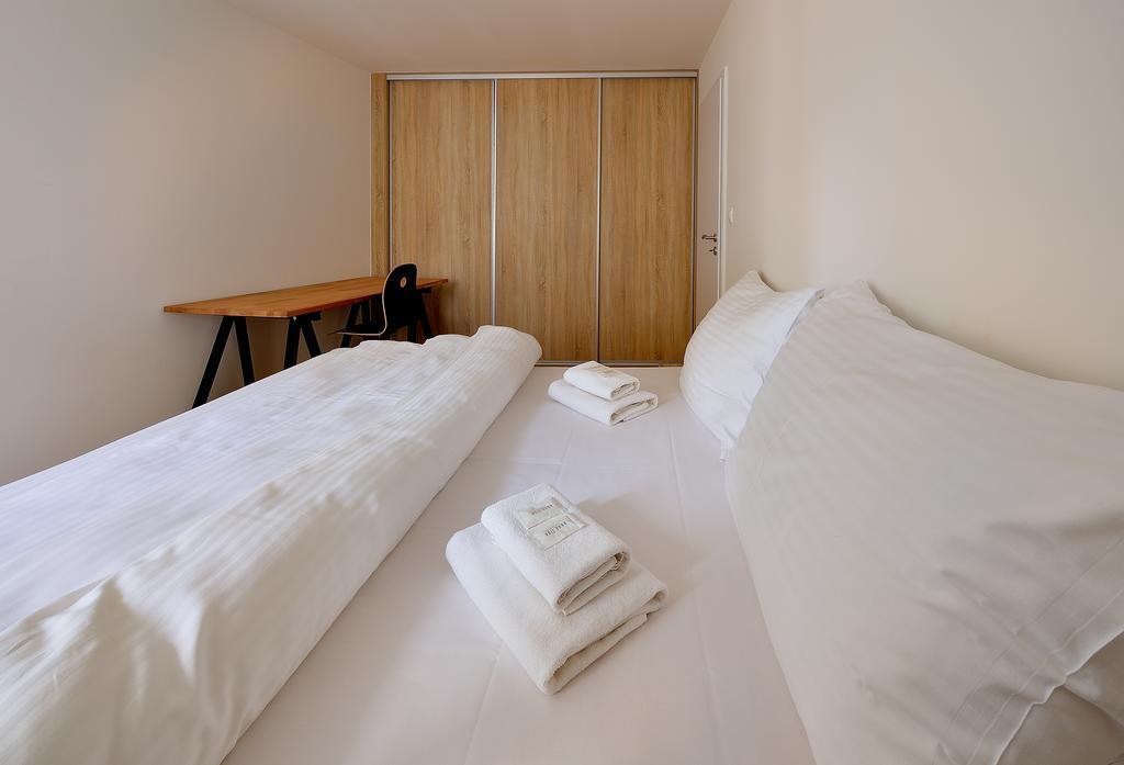 Charming & Cozy Ambiente Apartments บราติสลาวา ภายนอก รูปภาพ