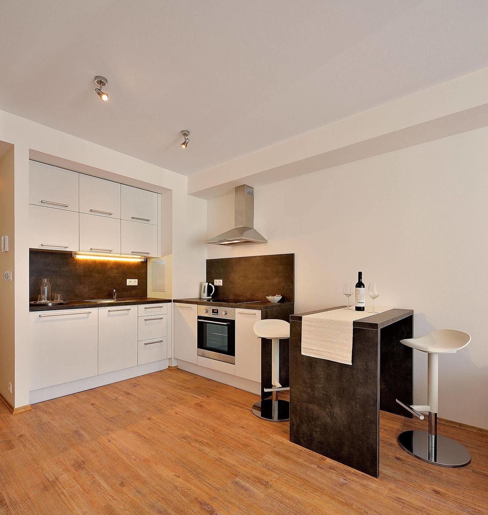 Charming & Cozy Ambiente Apartments บราติสลาวา ภายนอก รูปภาพ